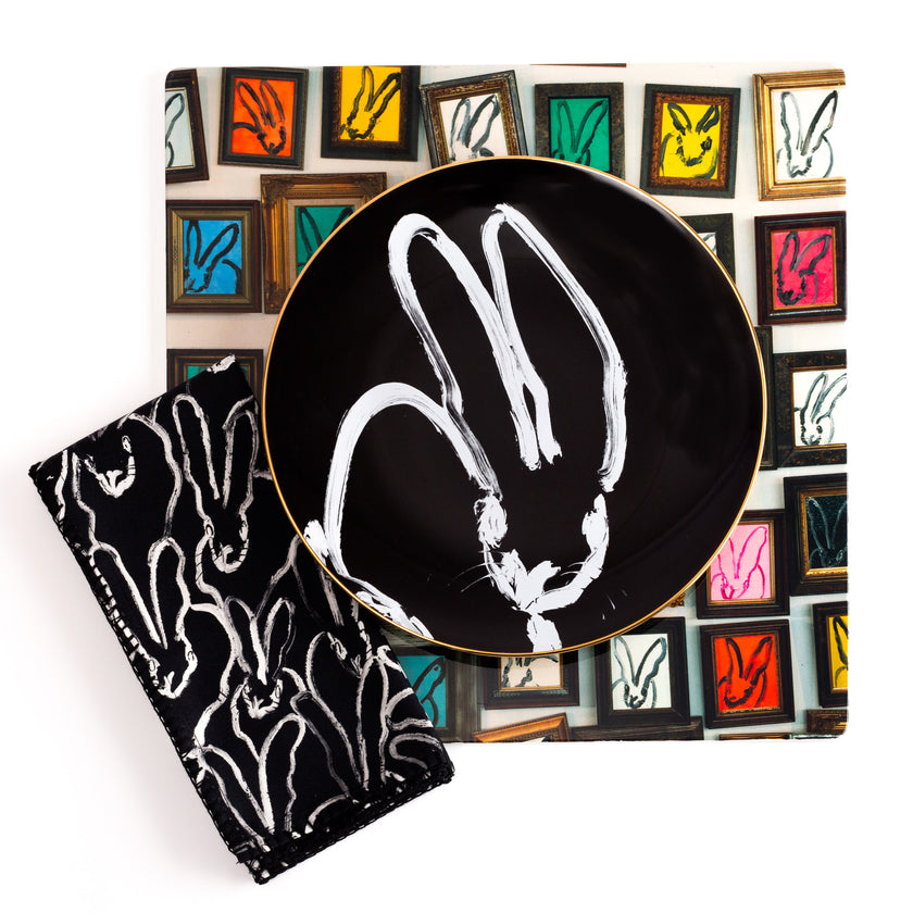 Rabbit Run Dinner Plate with Hand-Painted Gold Rim, Black, Set of 2