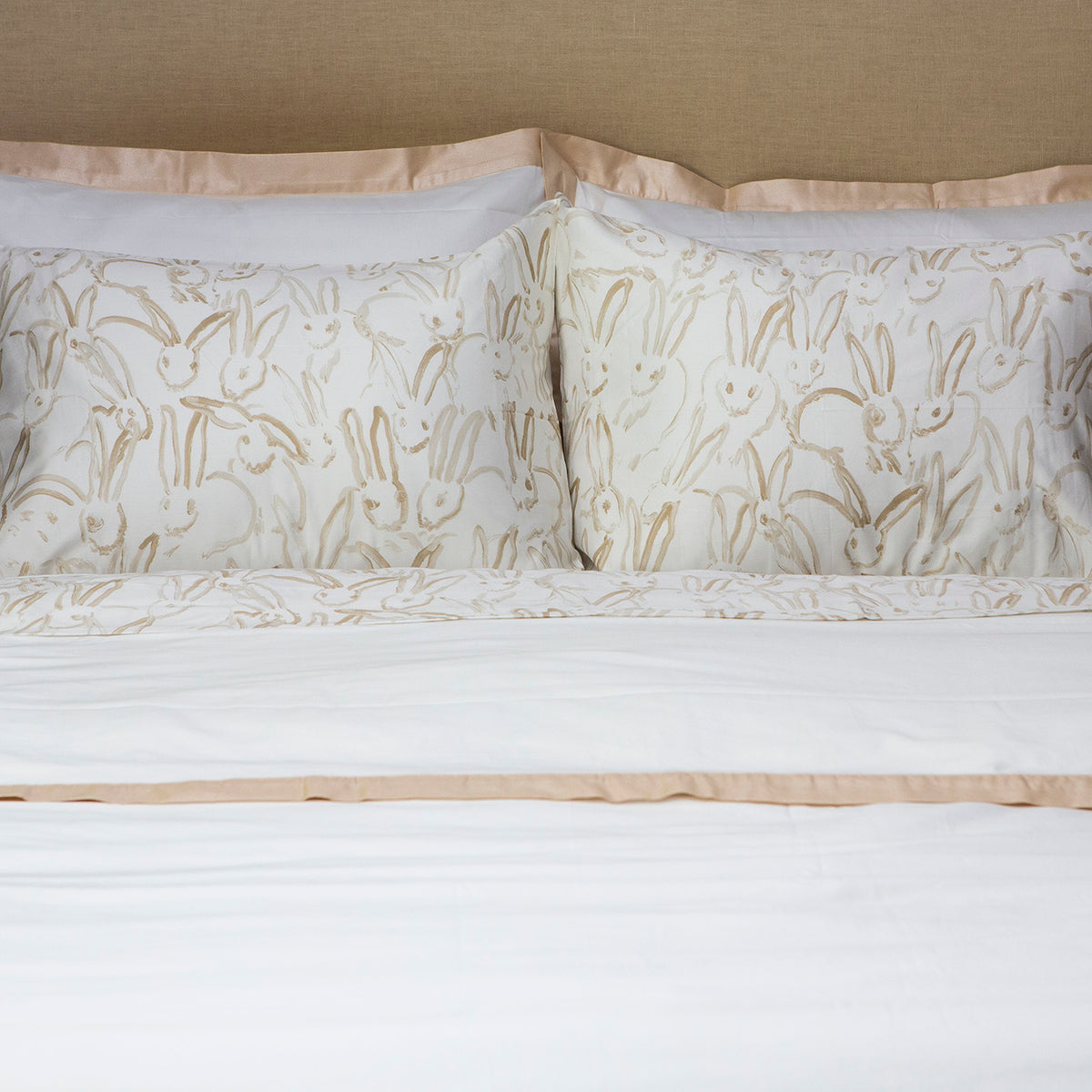 Rabbit Run Sheet Set in Gold Hunt Slonem