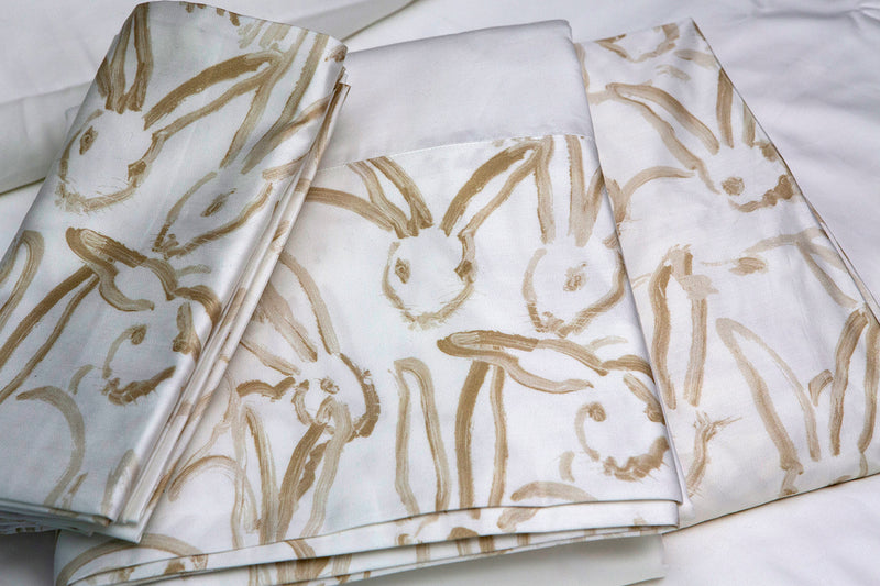 Rabbit Run Sheet Set in Gold Hunt Slonem