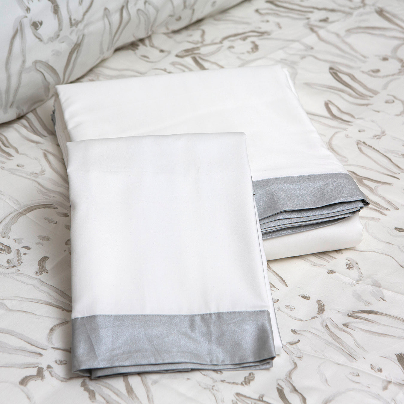 Luxury Duvet and Shams in Metallic Silver